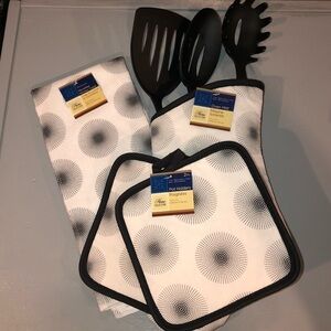 Kitchen Star Burst Black & White Kitchen linens. Betty Crocker kitchen utensils